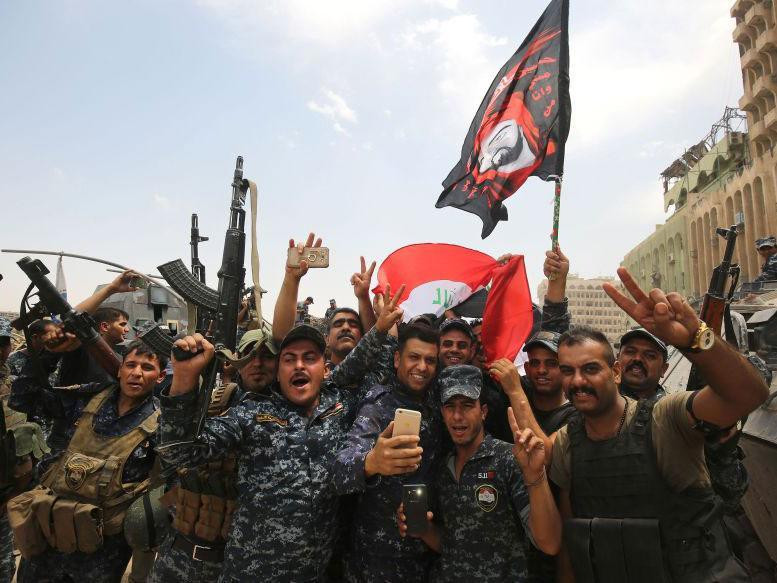 Την απελευθέρωση της Μοσούλης ανακοίνωσε ο πρωθυπουργός του Ιράκ